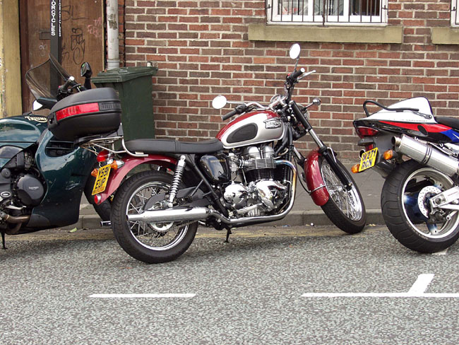 Bike_Whill_Bonneville_Red