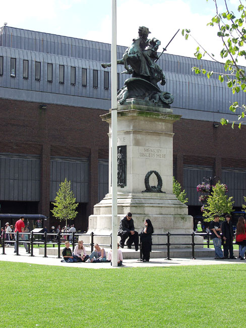 Goth_Monument_And_Shops