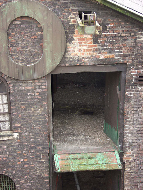 Hnvr_40_Level_Hatch